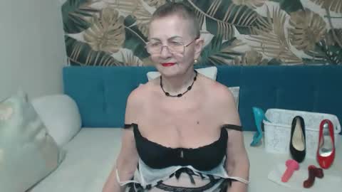 Snapshot of corssika chatting on 11.04.25 corssika online show from 11.04.25