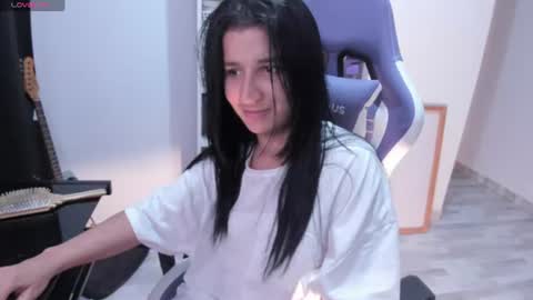 Snapshot of cositarika__ chatting on 07.05.26 Lunita online show from 07.05.26