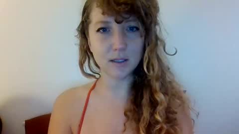 Snapshot of cosmiccoquette chatting on 09.23.25 mamimaritza online show from 09.23.25