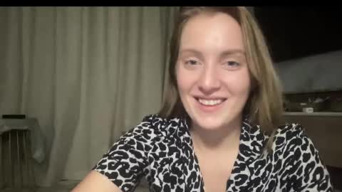 cosmo_blondiee online show from 10.02.25