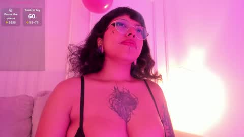 Snapshot of countesslayla chatting on 05.21.26 countesslayla online show from 05.21.26