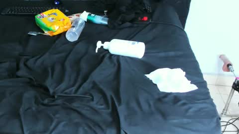 Snapshot of couple_gold69 chatting on 02.19.25 Andrea and Scott online show from 02.19.25