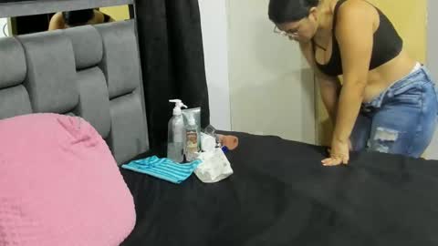 Snapshot of couple_gold69 chatting on 03.03.25 Andrea and Scott online show from 03.03.25