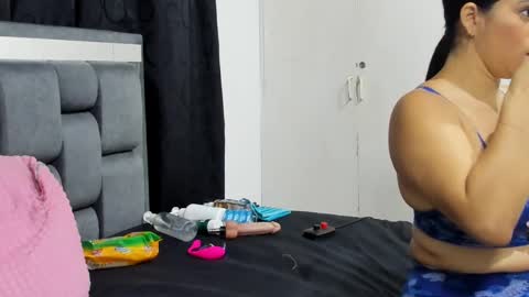 Snapshot of couple_gold69 chatting on 03.05.25 Andrea and Scott online show from 03.05.25