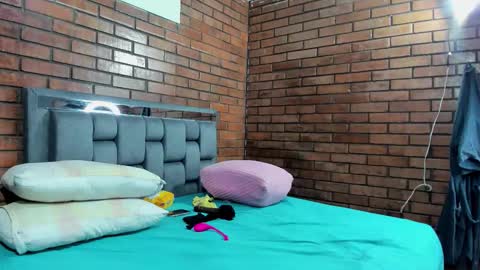 Snapshot of couple_gold69 chatting on 09.24.25 Andrea and Scott online show from 09.24.25