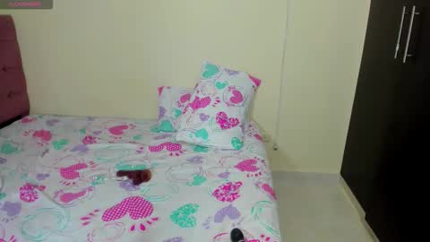 Snapshot of couple_megan_and_jhon2 chatting on 11.19.25 couple_megan_and_jhon2 online show from 11.19.25