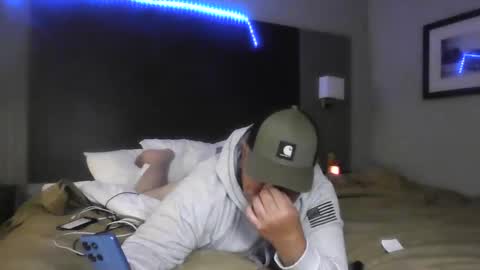 Snapshot of couple_pleaser1 chatting on 09.26.25 Ieathairytacos online show from 09.26.25