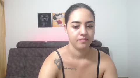  ALEJANDRO Y EMILY  online show from 03.05.25