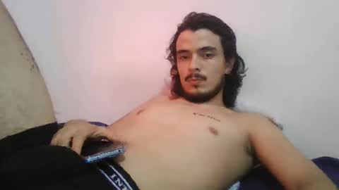 Snapshot of couplehot0917 chatting on 10.01.25 Lucia And Daniel online show from 10.01.25