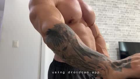 couplemuscle40 online show from 12.05.25