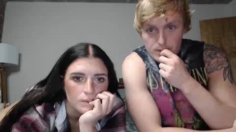 coupllecum online show from 11.20.25