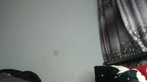 Snapshot of cozy_dion chatting on 04.21.26 Erykah online show from 04.21.26