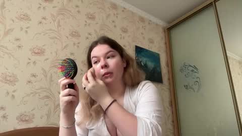 Elise online show from 09.18.25