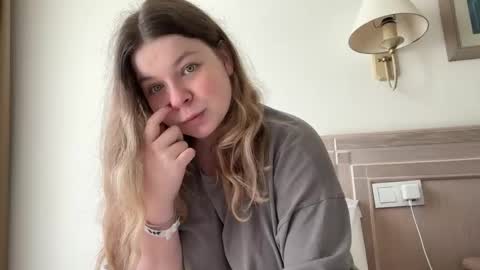 Elise online show from 10.03.25