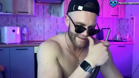 CraveLorenzo online show from 08.05.26