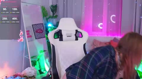 Snapshot of crazy__wine chatting on 10.04.25 Sonya online show from 10.04.25