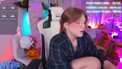 Snapshot of crazy__wine chatting on 11.01.25 Sonya online show from 11.01.25