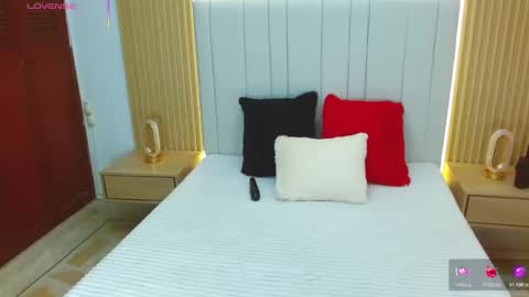 Snapshot of crazybigass chatting on 10.20.25 Sara online show from 10.20.25