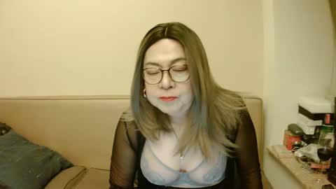 Snapshot of crazychika chatting on 03.01.25 Kelly   online show from 03.01.25