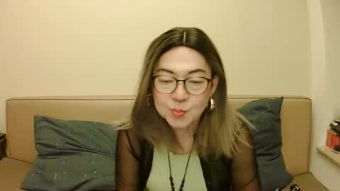 Snapshot of crazychika chatting on 10.24.25 Kelly   online show from 10.24.25