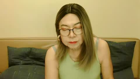 Snapshot of crazychika chatting on 10.30.25 Kelly   online show from 10.30.25