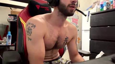 crazydill28 online show from 10.31.25