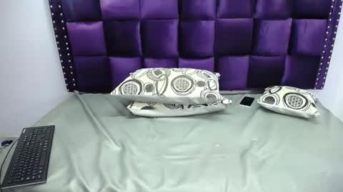 Snapshot of crazyonme chatting on 12.31.24 diosalinda online show from 12.31.24