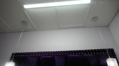 Snapshot of crazyonme chatting on 01.12.25 diosalinda online show from 01.12.25