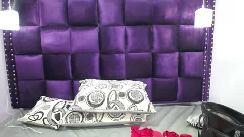 Snapshot of crazyonme chatting on 01.23.25 diosalinda online show from 01.23.25