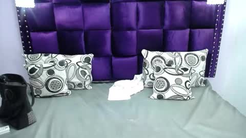 Snapshot of crazyonme chatting on 03.10.25 diosalinda online show from 03.10.25