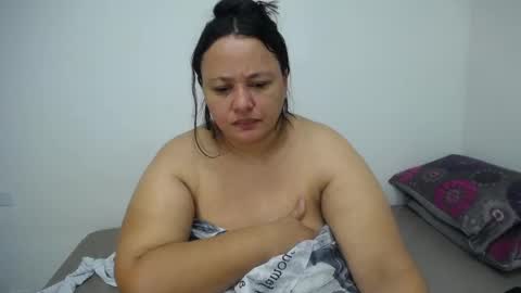 Snapshot of crazyonme chatting on 09.14.25 diosalinda online show from 09.14.25