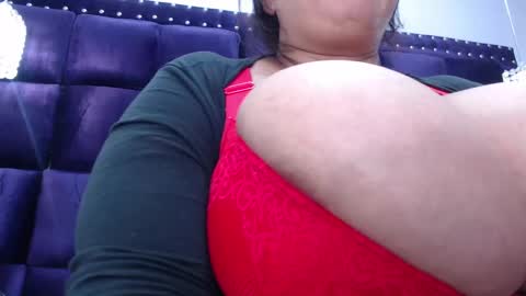 Snapshot of crazyonme chatting on 09.19.25 diosalinda online show from 09.19.25