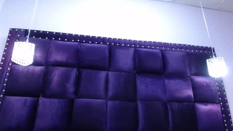 Snapshot of crazyonme chatting on 09.25.25 diosalinda online show from 09.25.25