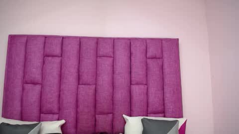 Snapshot of crazyonme chatting on 10.19.25 diosalinda online show from 10.19.25