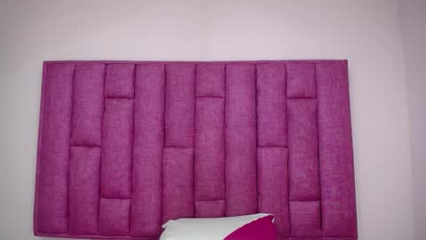 Snapshot of crazyonme chatting on 10.31.25 diosalinda online show from 10.31.25