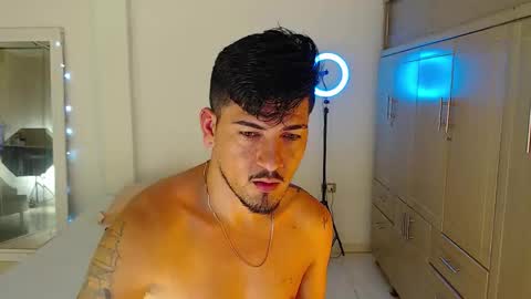 Snapshot of crazyybull chatting on 11.26.25 Bull online show from 11.26.25