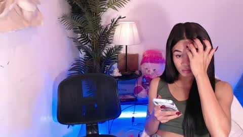 Snapshot of creamy_drake chatting on 12.09.24 creamy_drake online show from 12.09.24