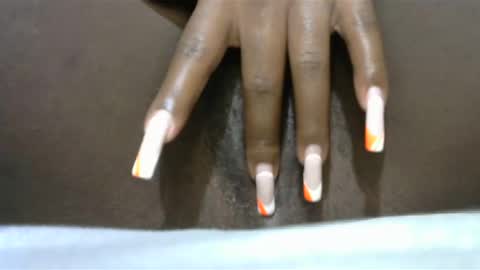 Snapshot of creamybabee chatting on 01.14.25 queen online show from 01.14.25