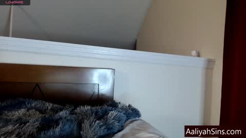 Snapshot of creamycherrypop chatting on 10.25.25 FREE online show from 10.25.25