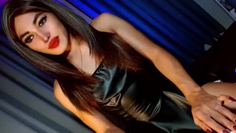 Snapshot of creamycum_celinexxx chatting on 12.23.24 Celine online show from 12.23.24