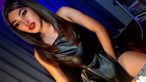 Snapshot of creamycum_celinexxx chatting on 01.05.25 Celine online show from 01.05.25