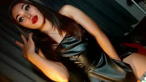 Snapshot of creamycum_celinexxx chatting on 01.10.25 Celine online show from 01.10.25