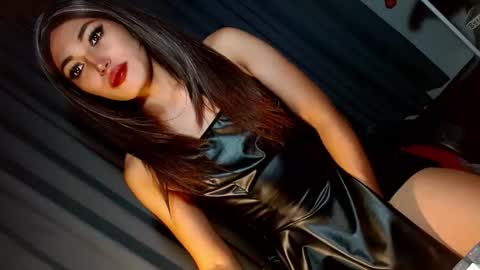 Snapshot of creamycum_celinexxx chatting on 01.14.25 Celine online show from 01.14.25