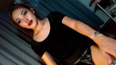 Snapshot of creamycum_celinexxx chatting on 01.14.25 Celine online show from 01.14.25