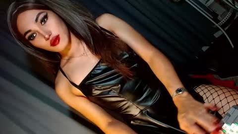 Snapshot of creamycum_celinexxx chatting on 01.23.25 Celine online show from 01.23.25