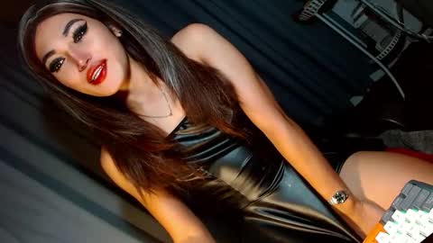 Snapshot of creamycum_celinexxx chatting on 01.24.25 Celine online show from 01.24.25