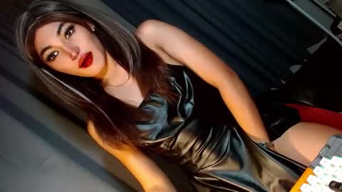 Snapshot of creamycum_celinexxx chatting on 01.26.25 Celine online show from 01.26.25