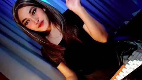 Snapshot of creamycum_celinexxx chatting on 02.06.25 Celine online show from 02.06.25
