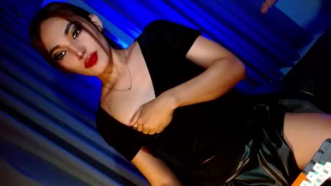 Snapshot of creamycum_celinexxx chatting on 02.11.25 Celine online show from 02.11.25