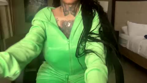 CreamyExotica online show from 12.28.24